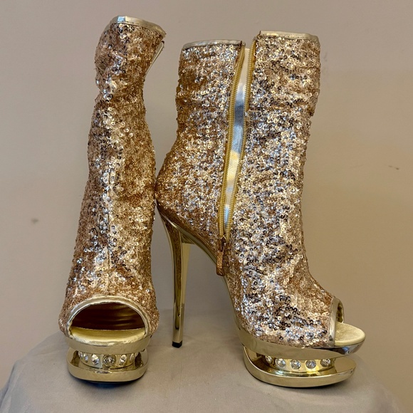 Gold Sequined Stiletto Heels - Picture 1 of 7